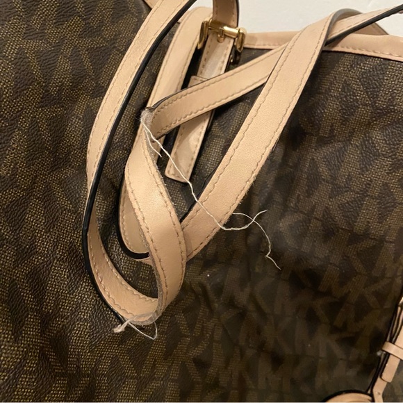 Michael Kors Jet Set Travel Tote Bag (Monogram) w/ wallet - Picture 2 of 6